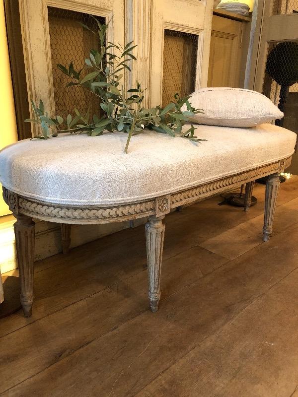 Jolie banquette recouverte de chanvre écru 0,47X120