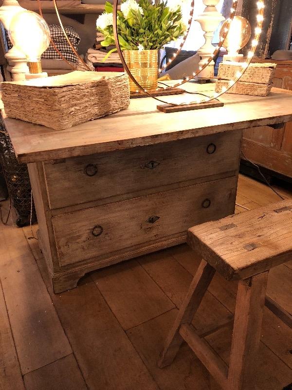 Petite commode bureau à rabat 0,40 profondeur  X103 longueur et 0,73 de hauteur 